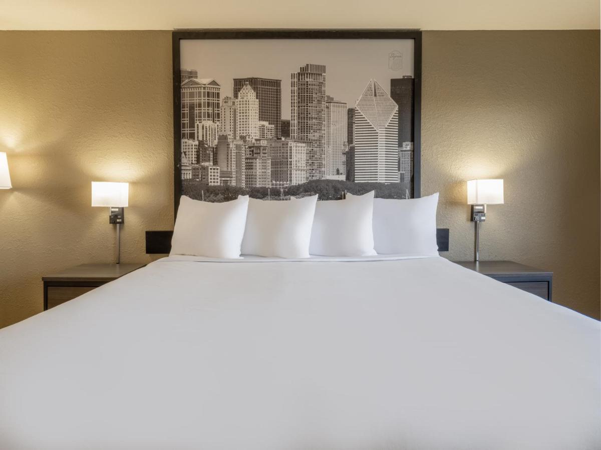 Hotel Super 8 By Wyndham Clinton Exteriér fotografie