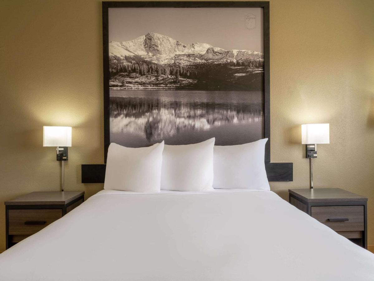 Hotel Super 8 By Wyndham Clinton Exteriér fotografie