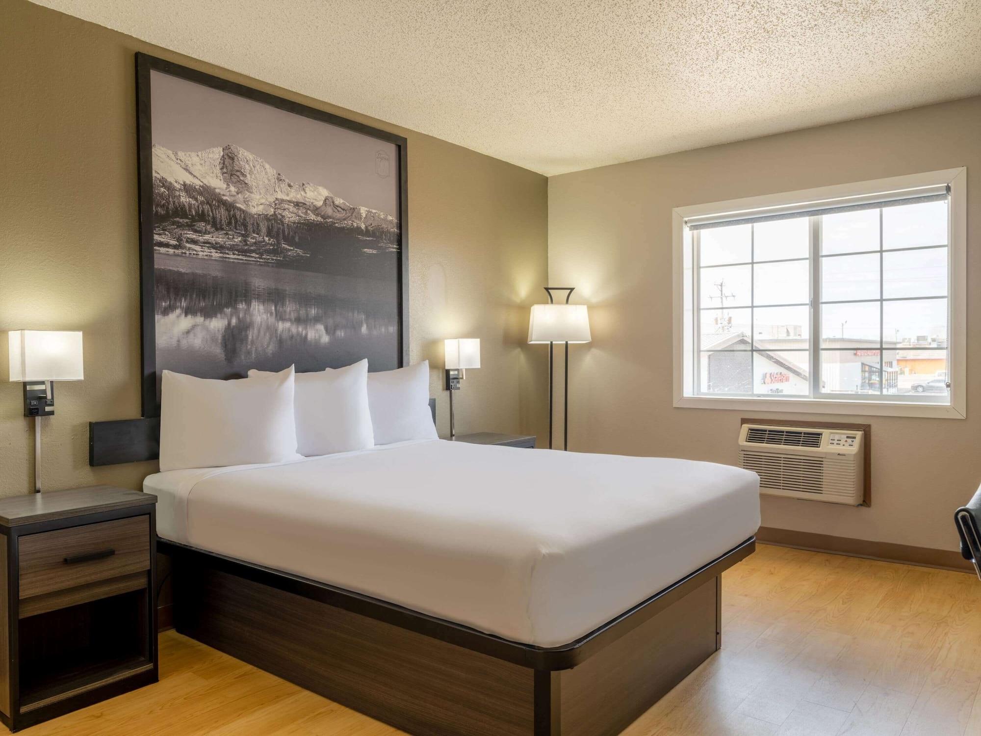 Hotel Super 8 By Wyndham Clinton Exteriér fotografie